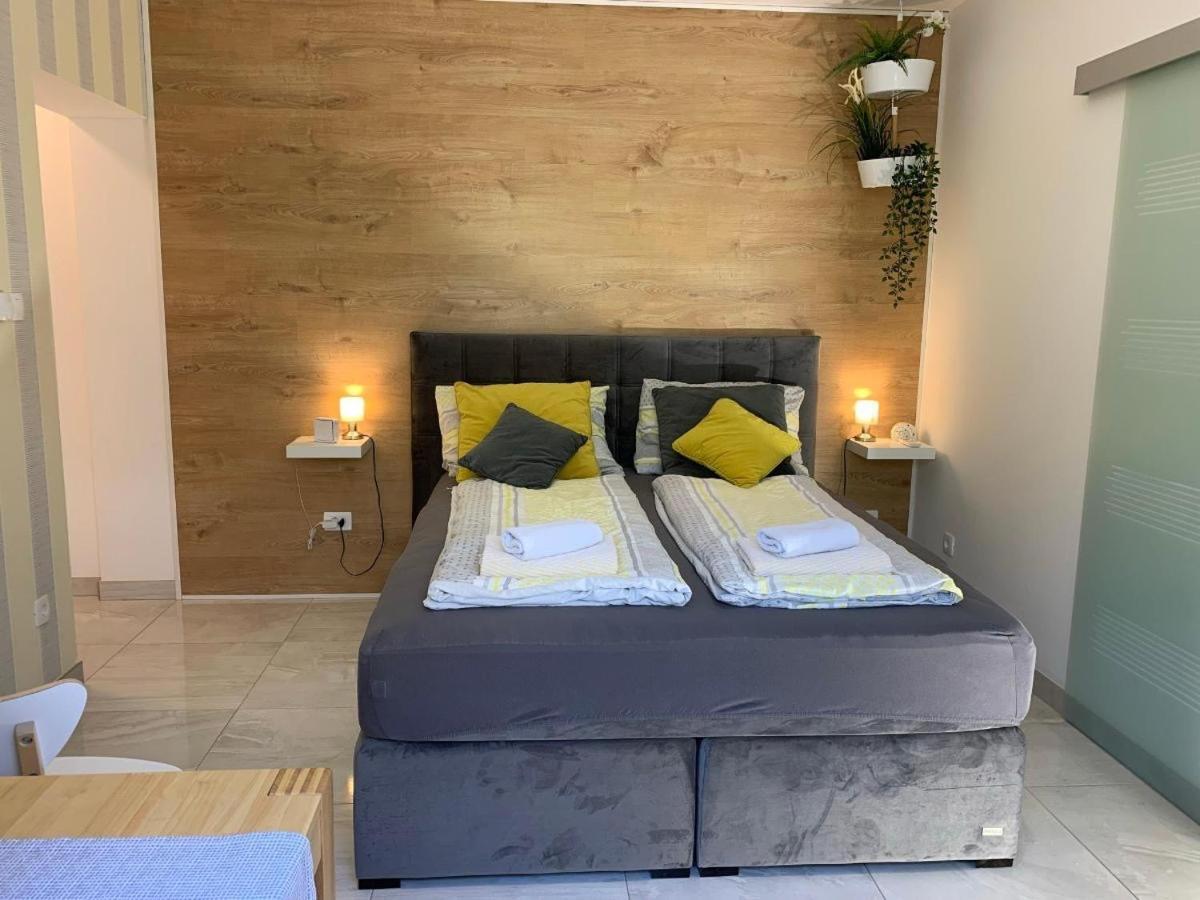 Studio Apartment Lucija 크르크 외부 사진